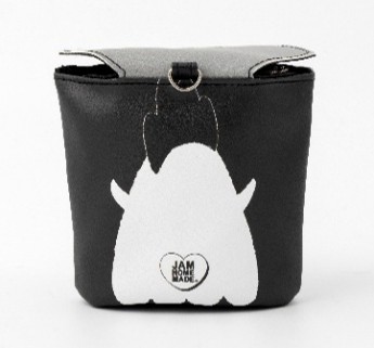 「ネオバターロール」と「からあげクン」のほんものそっくりな付録が付いた書籍が1月に発売_019