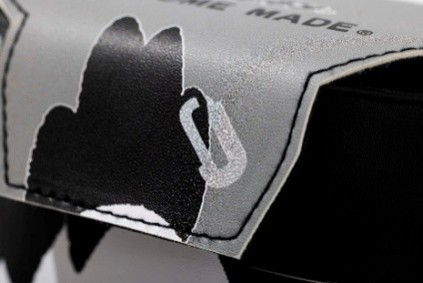 「ネオバターロール」と「からあげクン」のほんものそっくりな付録が付いた書籍が1月に発売_024