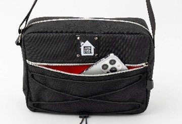 「ネオバターロール」と「からあげクン」のほんものそっくりな付録が付いた書籍が1月に発売_026