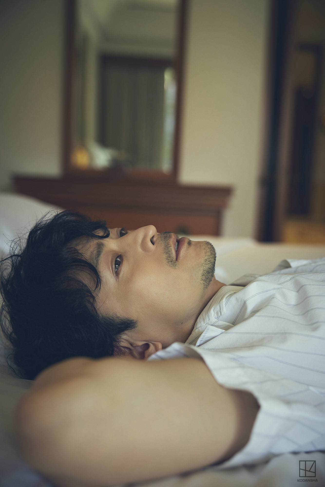 「津田健次郎」声優活動30周年を祝した記念フォトブックが3月14日より発売決定_002