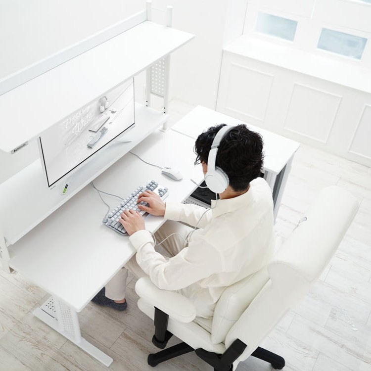 「ゲーミングこたつ」や「ゲーミング着る毛布」がAmazon スマイルセールの対象に
_011