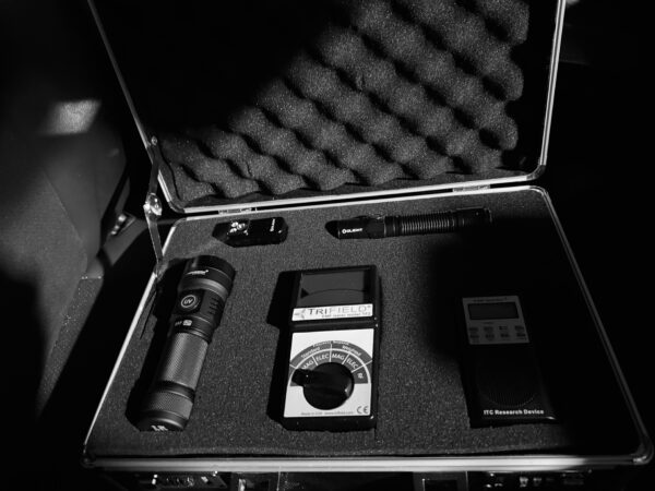 『日本事故物件監視協会』が現実の事故物件で“実務研修”を行うリアルイベントの開催を発表_001