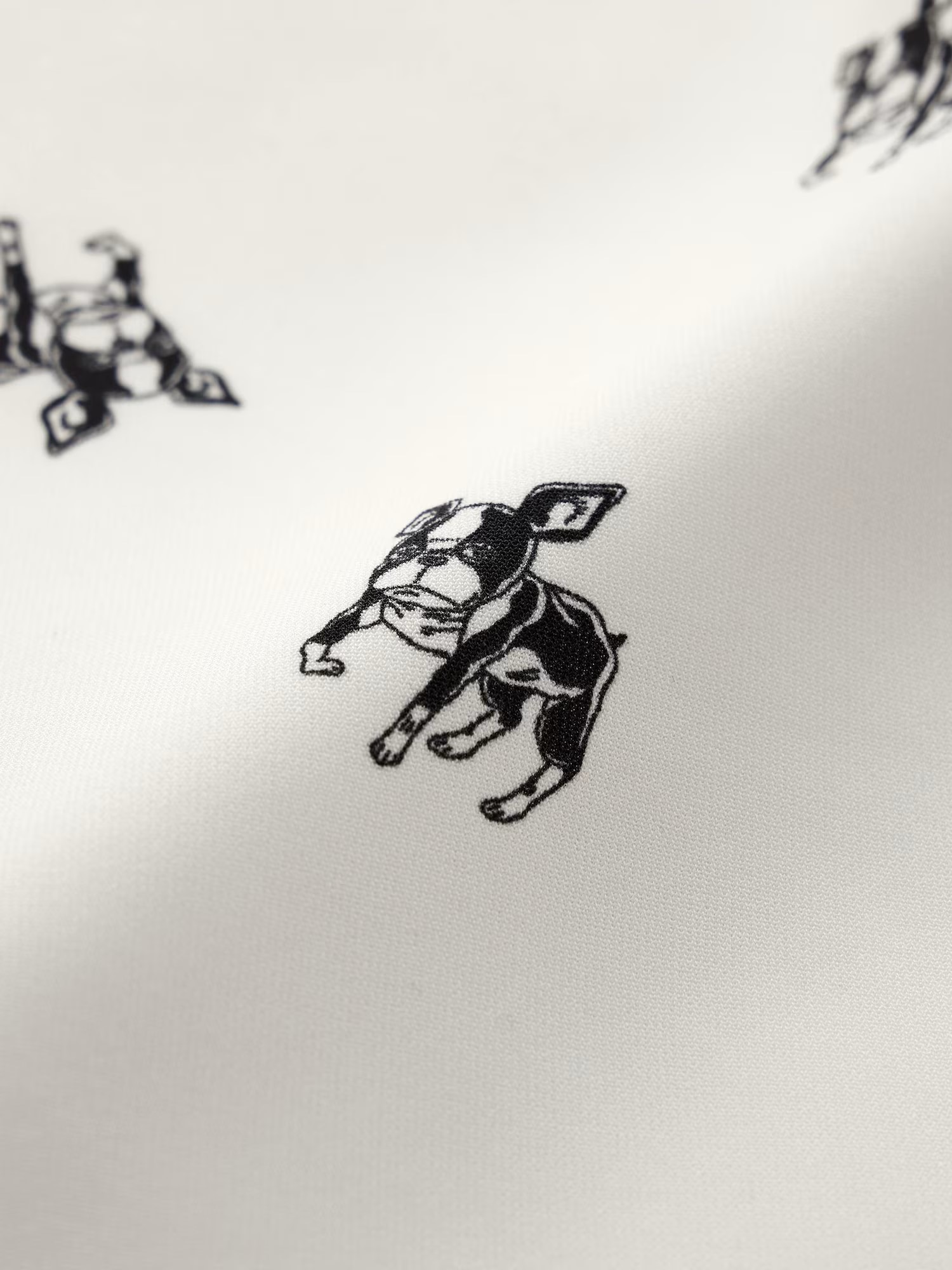 GUがアニメ『ジョジョの奇妙な冒険』とコラボ。第1部『ファントムブラッド』から第7部『スティール・ボール・ラン』のTシャツなど_006