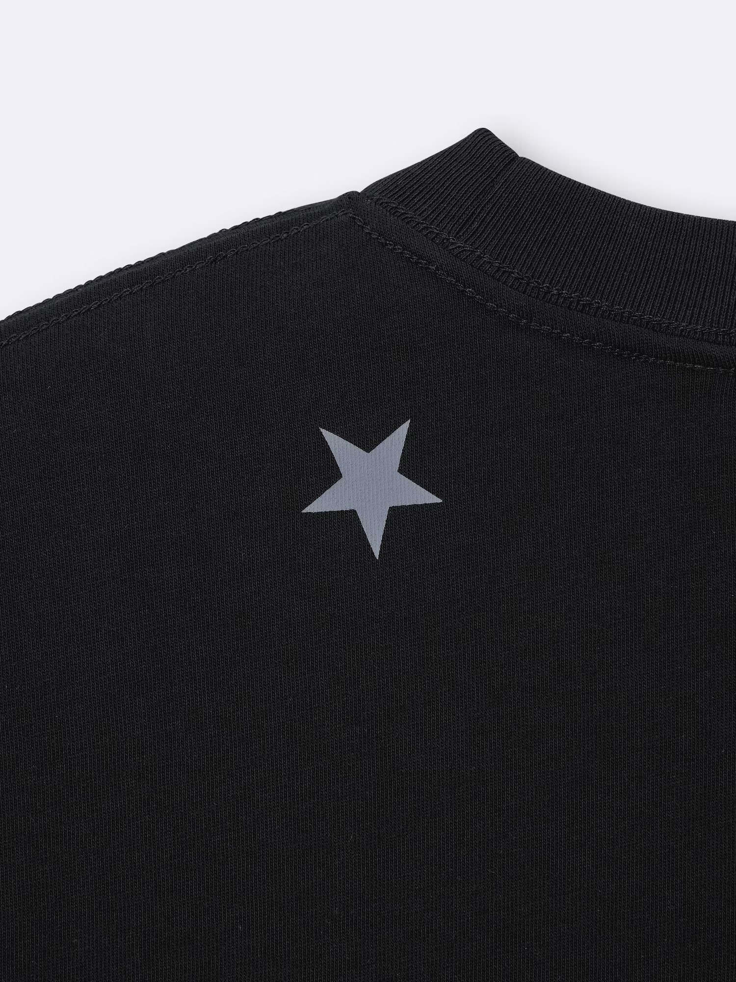 GUがアニメ『ジョジョの奇妙な冒険』とコラボ。第1部『ファントムブラッド』から第7部『スティール・ボール・ラン』のTシャツなど_004