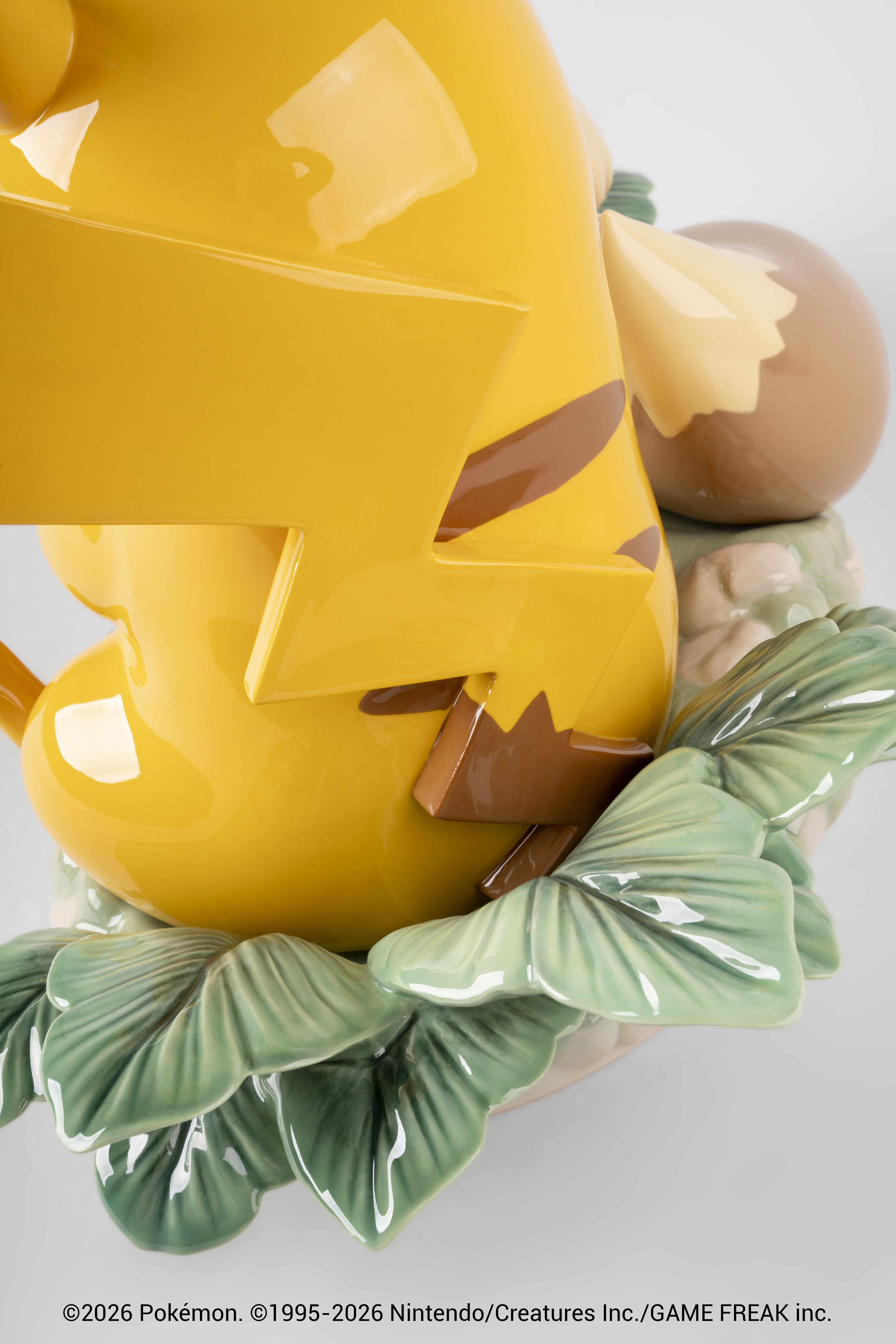 『ポケモン』×「リヤドロ」のコラボで、100万円の「ピカチュウ&イーブイ」磁器作品が予約販売を開始
_015