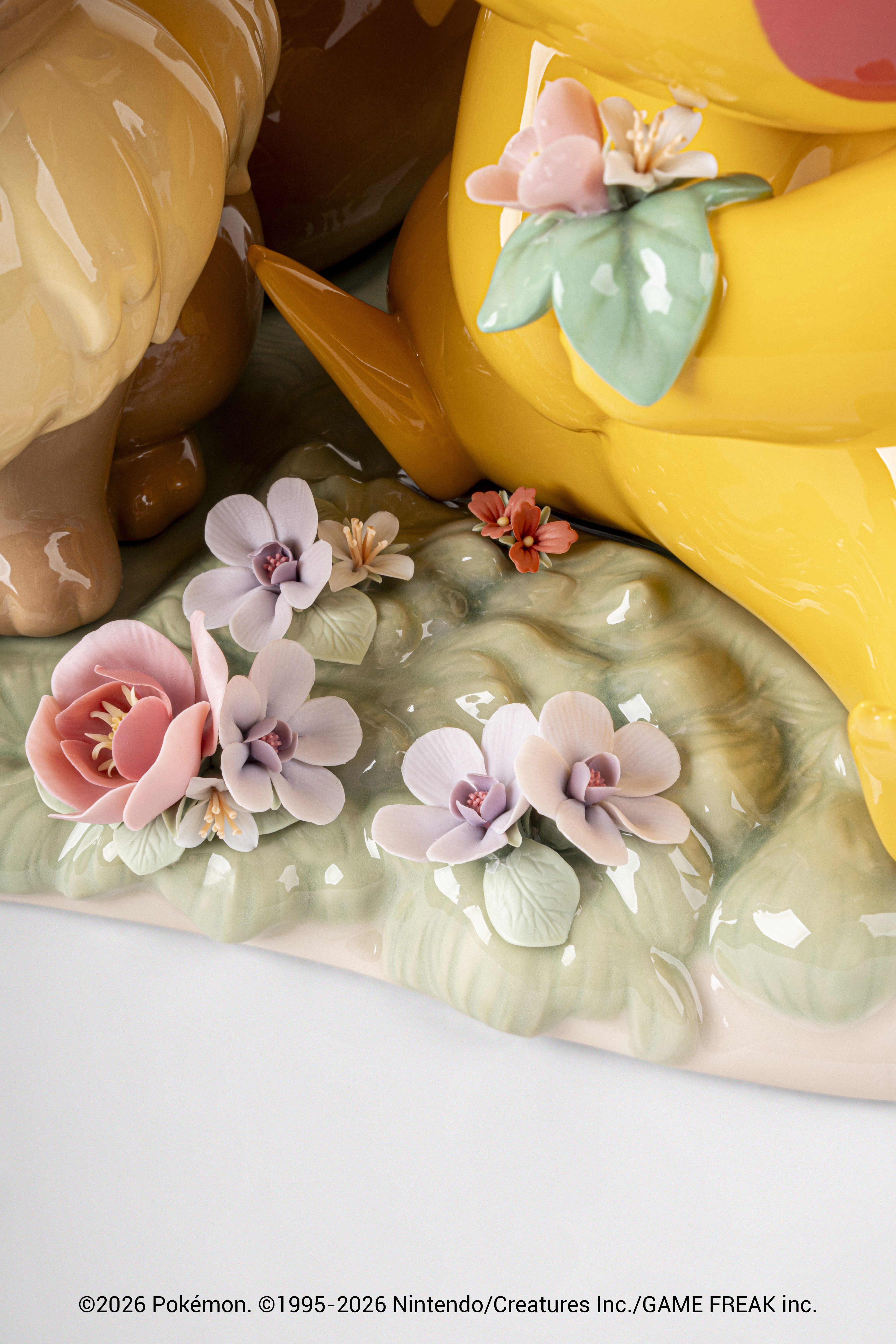 『ポケモン』×「リヤドロ」のコラボで、100万円の「ピカチュウ&イーブイ」磁器作品が予約販売を開始
_003