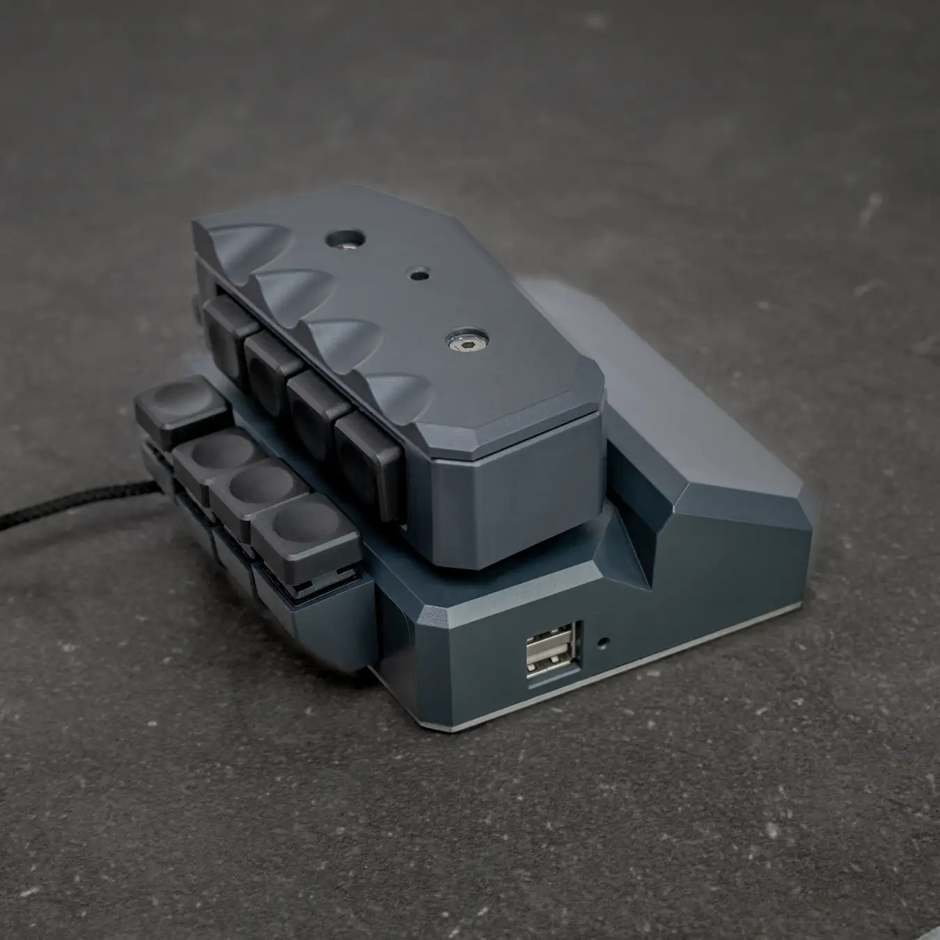 ドイツ産ゲーミングギア「MoveMaster RSG」が日本で正式展開開始。本体上部をスライドさせる独自設計_001