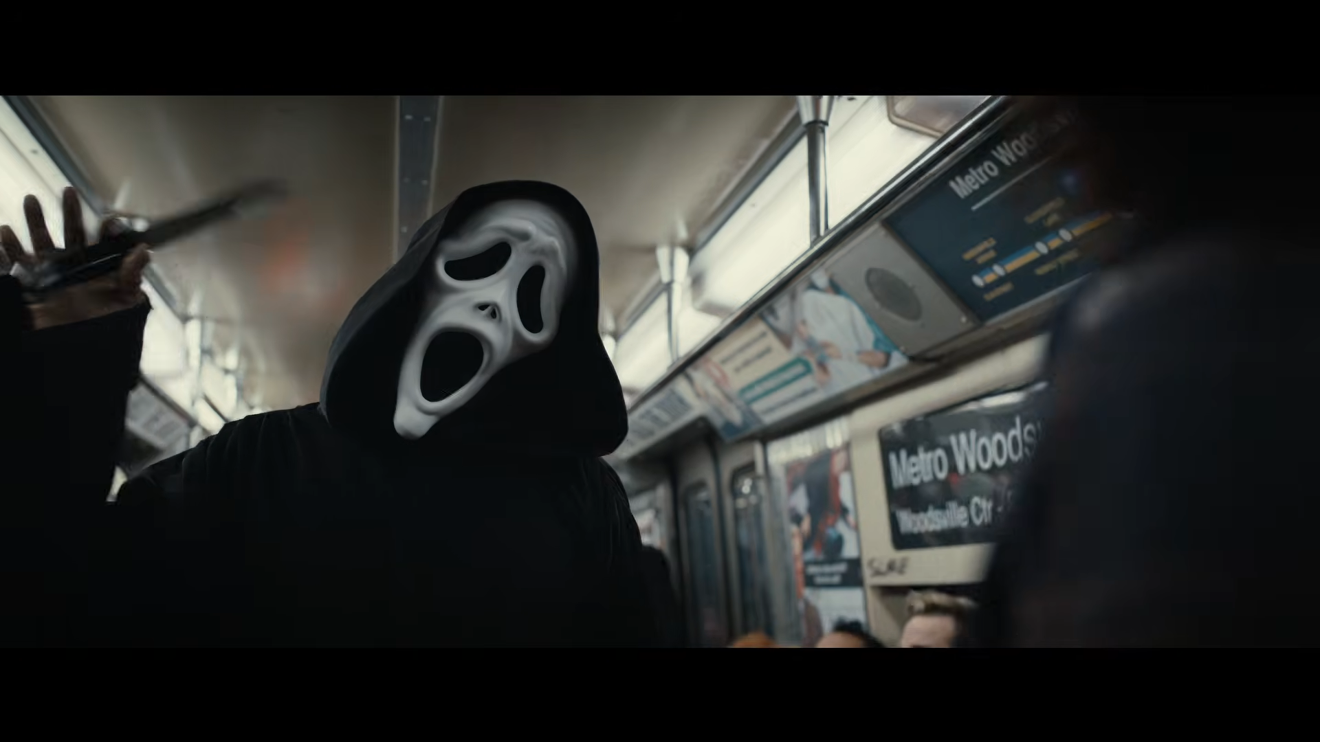 『絶叫計画』シリーズ最新作のトレーラーが公開。「ホラー映画をパロディする」ブラックジョーク満載なコメディホラー映画_002