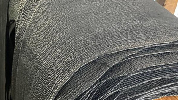 「SHARK BURGER（シャークバーガー）」の先行販売が開始。サメ革を採用したポータブルレコードプレーヤー_010