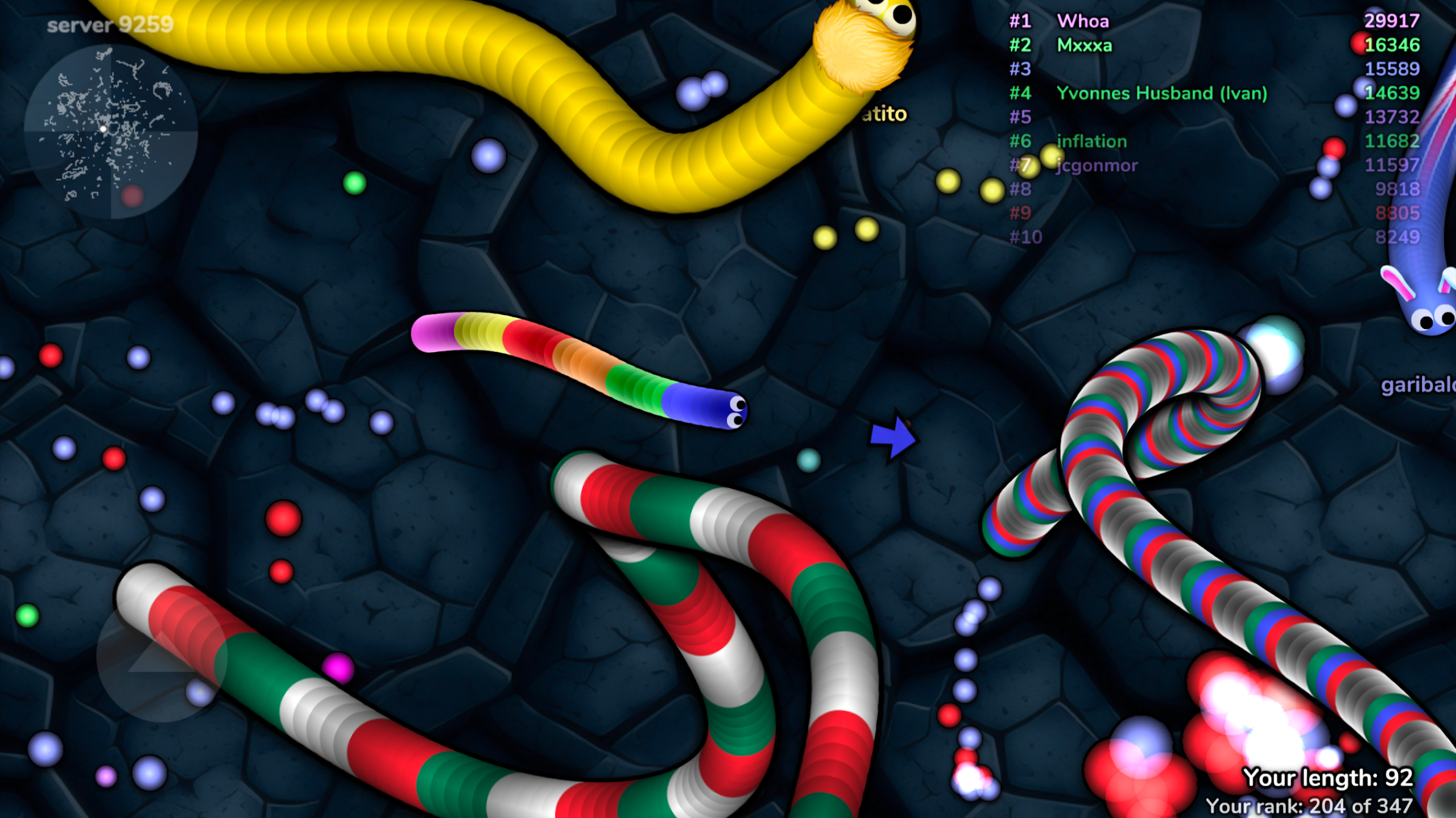 『slither.io』がリリース10周年。ミミズのような生き物を伸ばして長さを競うゲーム_001