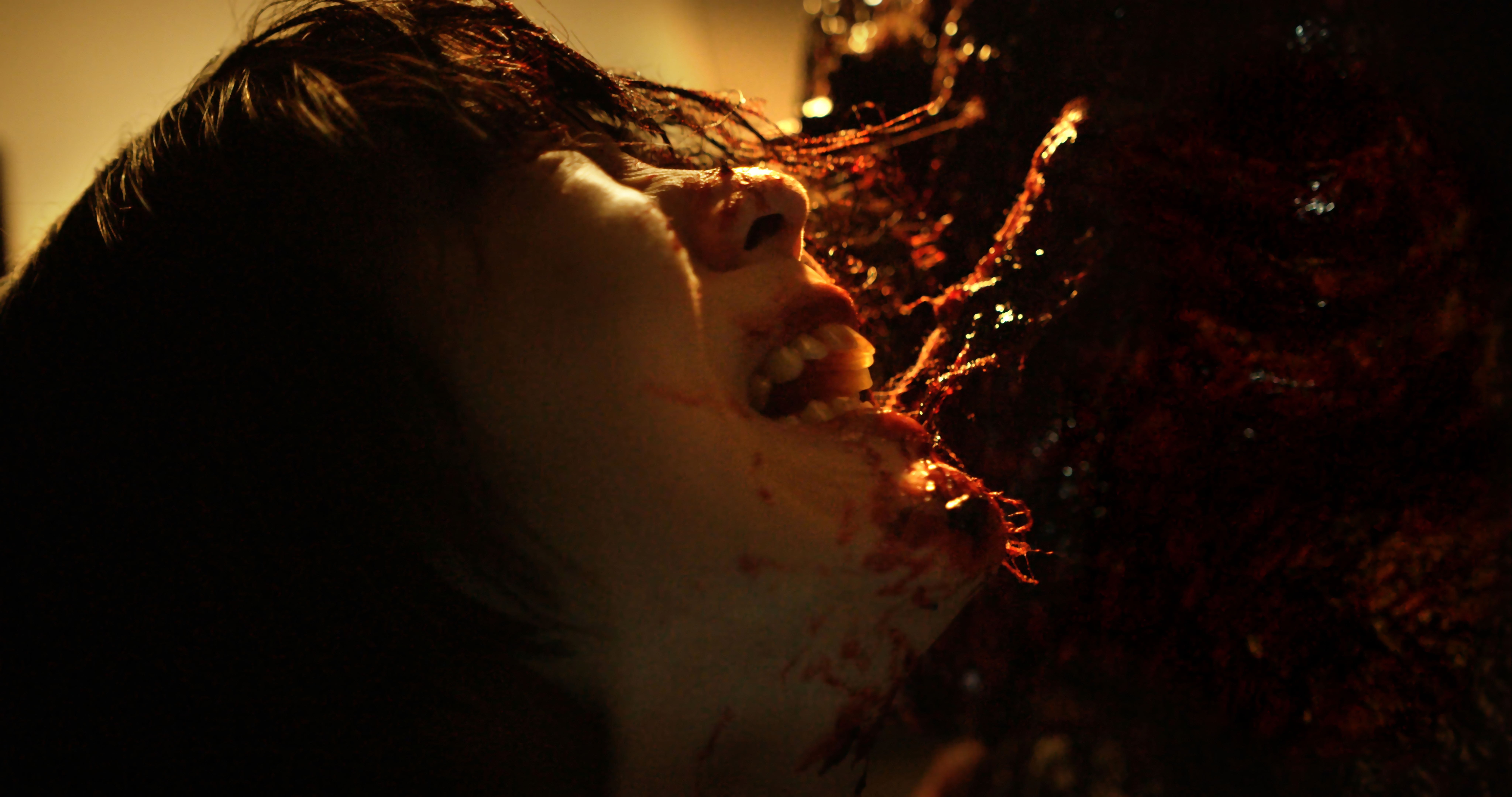 【閲覧注意】CGゼロの特撮ホラー映画『バケモノ』5月1日から1週間限定で上映決定。東京の安民泊に潜むおぞましい異形を描く_003