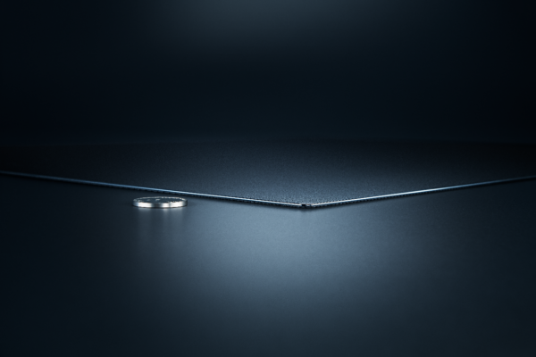 Razerが世界最薄1.9mmのガラス製ゲーミングマウスパッド「Razer Atlas Pro」を発売_001