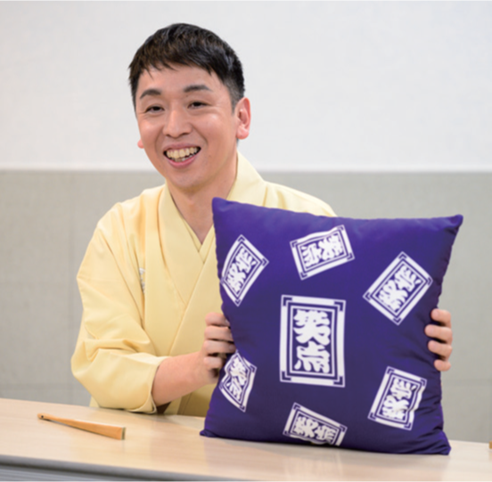 『笑点 FAN BOOK 60周年メモリアルブック』が4月13日に発売。「笑点の座布団」ほんものデザインふわふわクッションが同梱_007