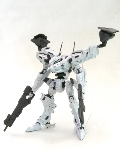 『アーマード・コア フォーアンサー 』より「ホワイト・グリント」のプラモデルが再生産決定
_001