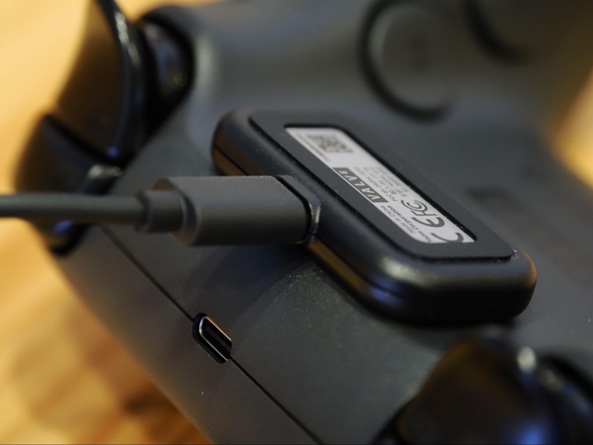 「Steam Controller」製品レビュー｜疑似キーマウ＆ボタン・スティック操作が融合したモンゴリアンコントローラー_023