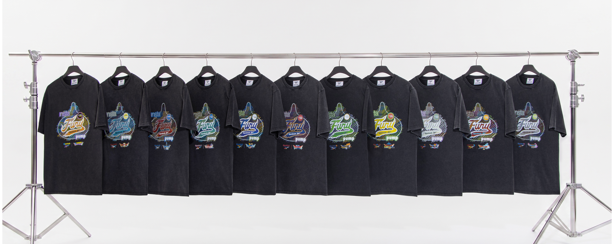 『ドラクエ』ナンバリングタイトル11作品をイメージしたシューズとTシャツがリーボックより登場_002