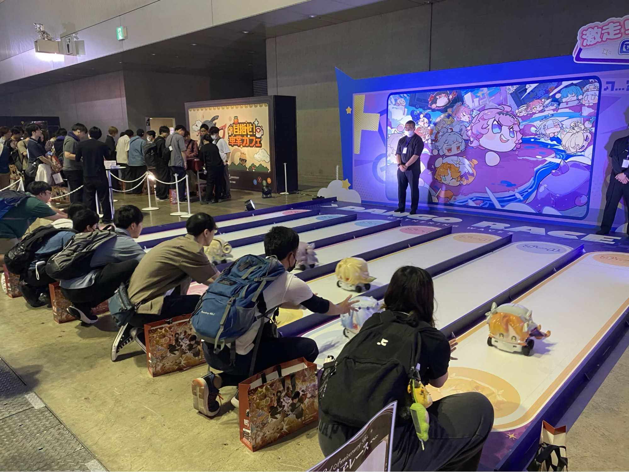 『鳴潮』2周年イベントレポート:着ぐるみを追いかけて笑って、ライブで泣いて、グッズ交換で盛り上がる、かけがえのない時間_012
