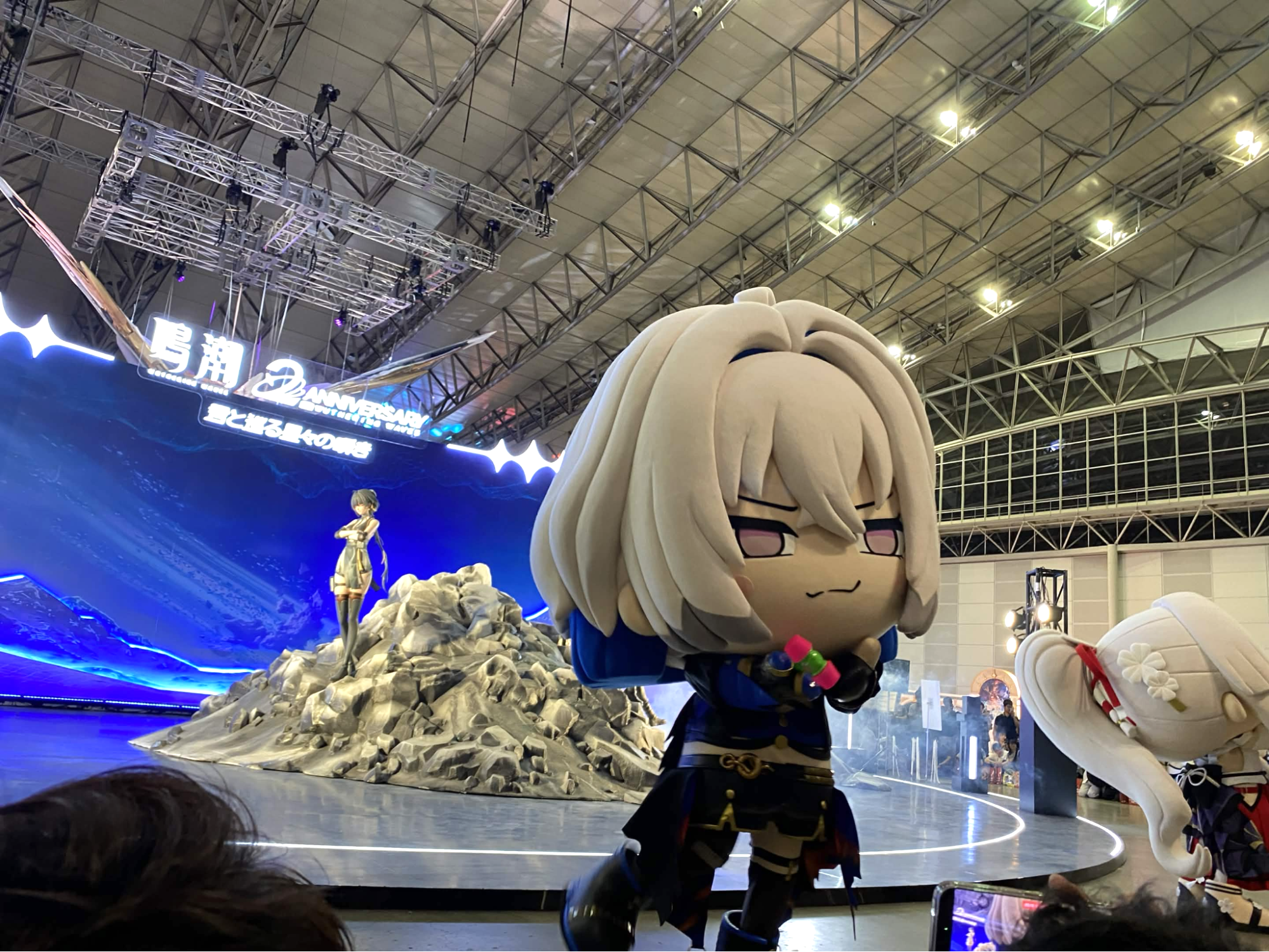 『鳴潮』2周年イベントレポート:着ぐるみを追いかけて笑って、ライブで泣いて、グッズ交換で盛り上がる、かけがえのない時間_018