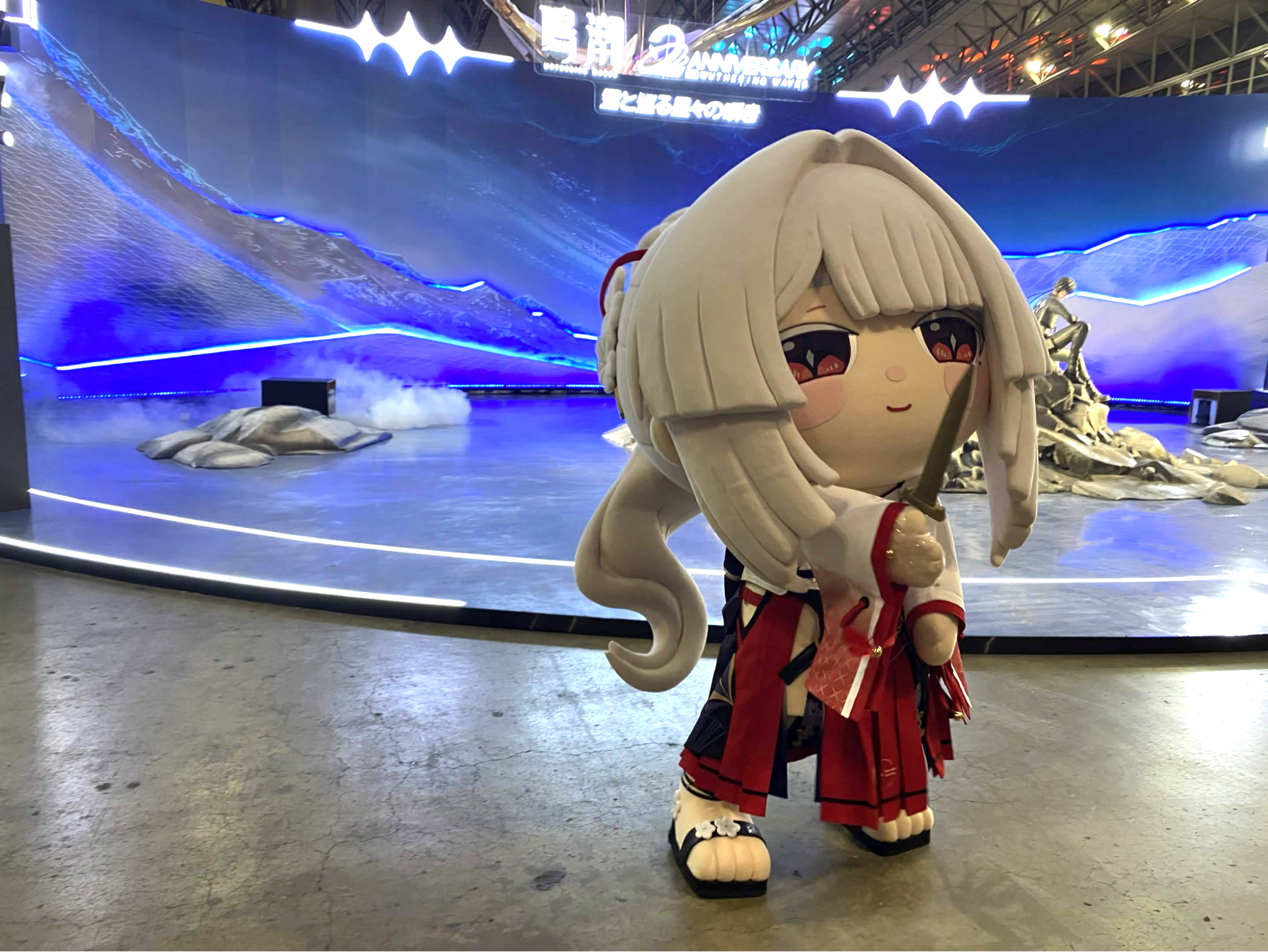 『鳴潮』2周年イベントレポート:着ぐるみを追いかけて笑って、ライブで泣いて、グッズ交換で盛り上がる、かけがえのない時間_019