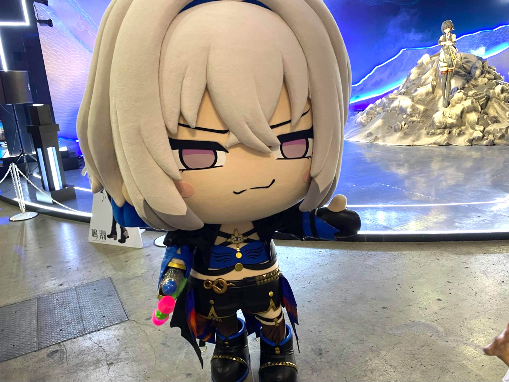 『鳴潮』2周年イベントレポート:着ぐるみを追いかけて笑って、ライブで泣いて、グッズ交換で盛り上がる、かけがえのない時間_020