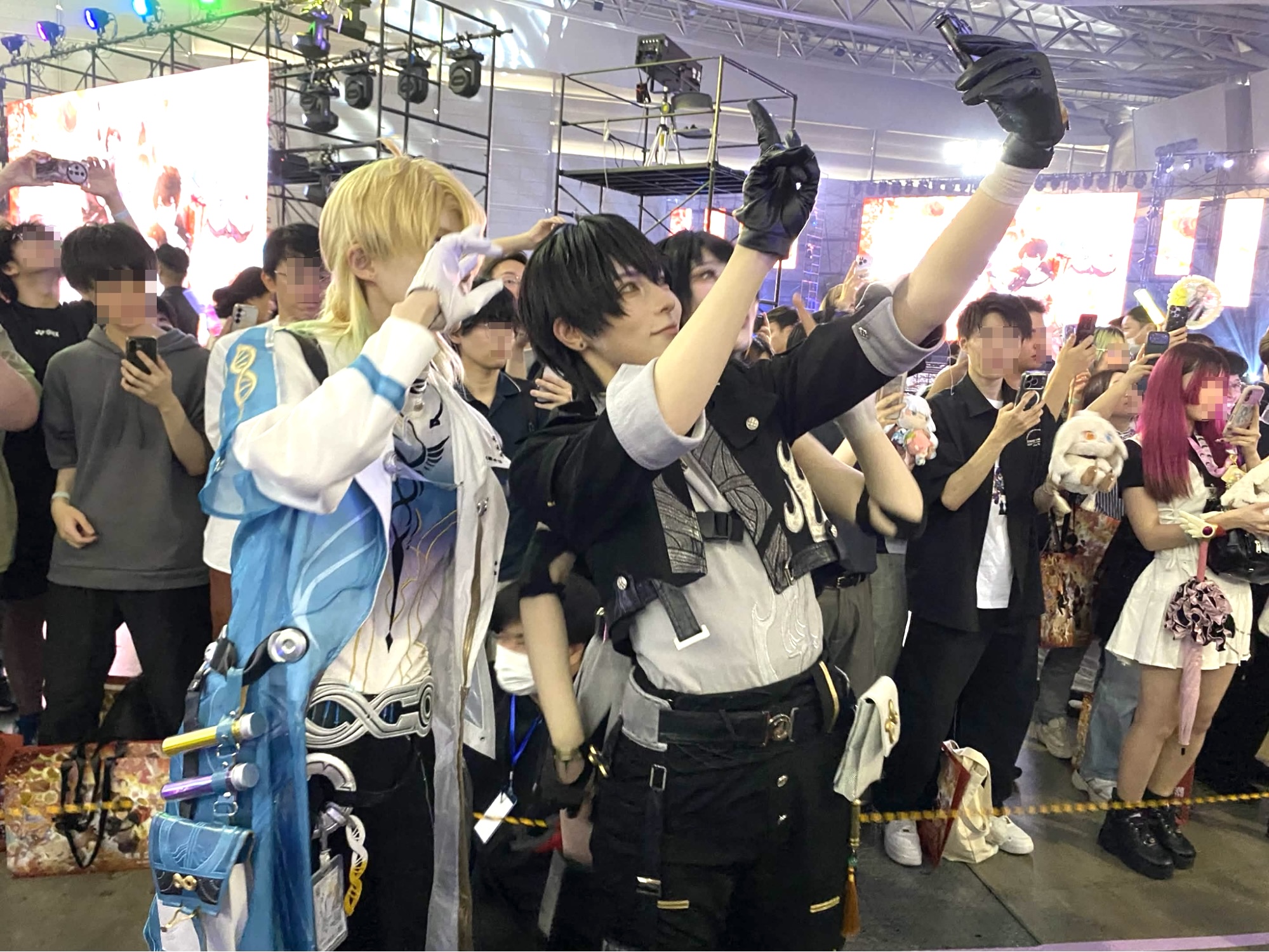 『鳴潮』2周年イベントレポート:着ぐるみを追いかけて笑って、ライブで泣いて、グッズ交換で盛り上がる、かけがえのない時間_029