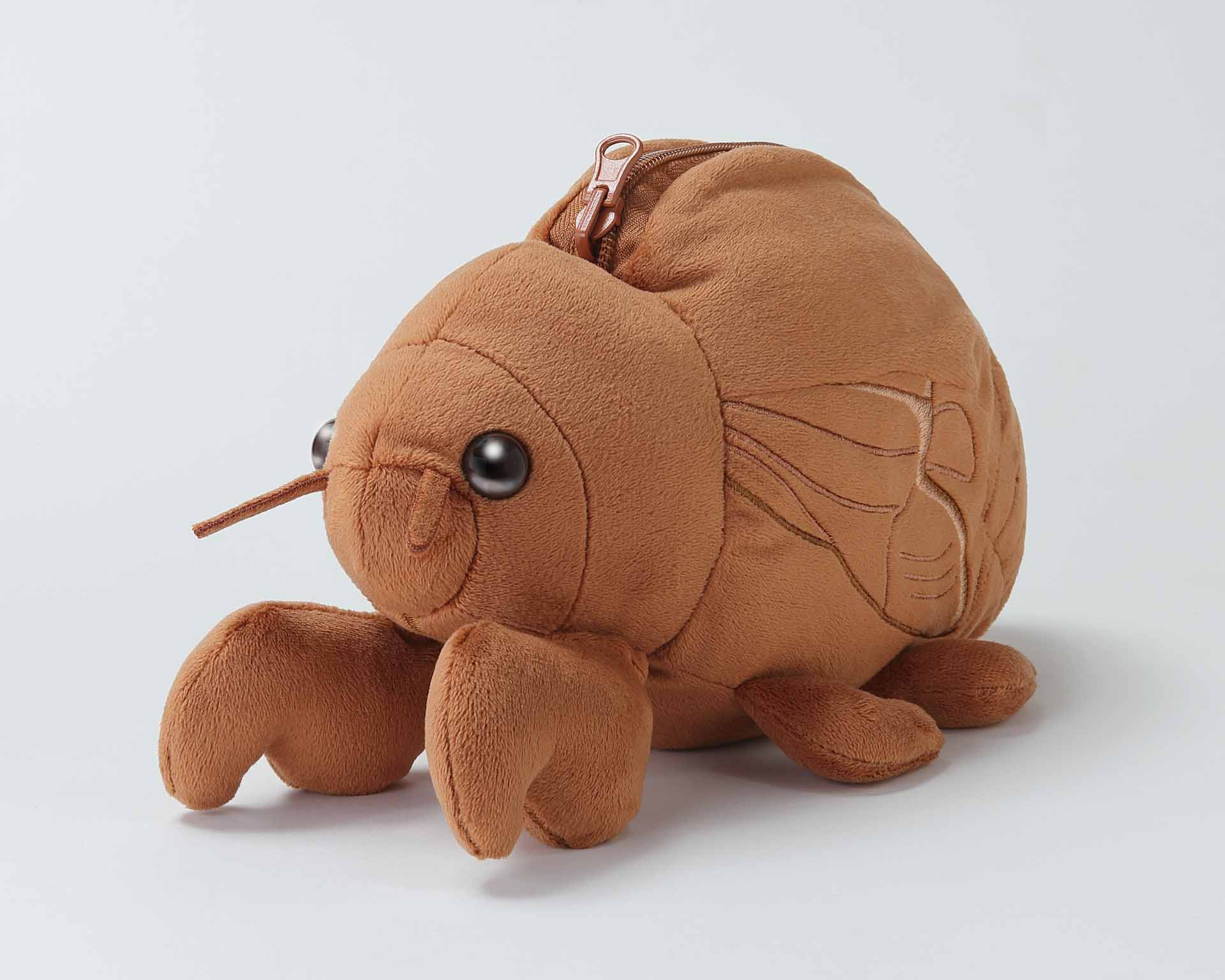 “セミの抜け殻”から幼虫を羽化できる巨大ぬいぐるみが登場_003