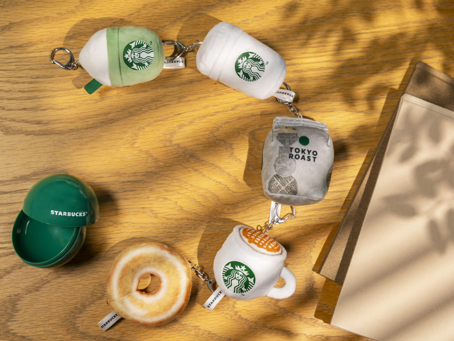 「スターバックス」初の“カプセルトイ”が8月2日より都内19店舗で発売_001