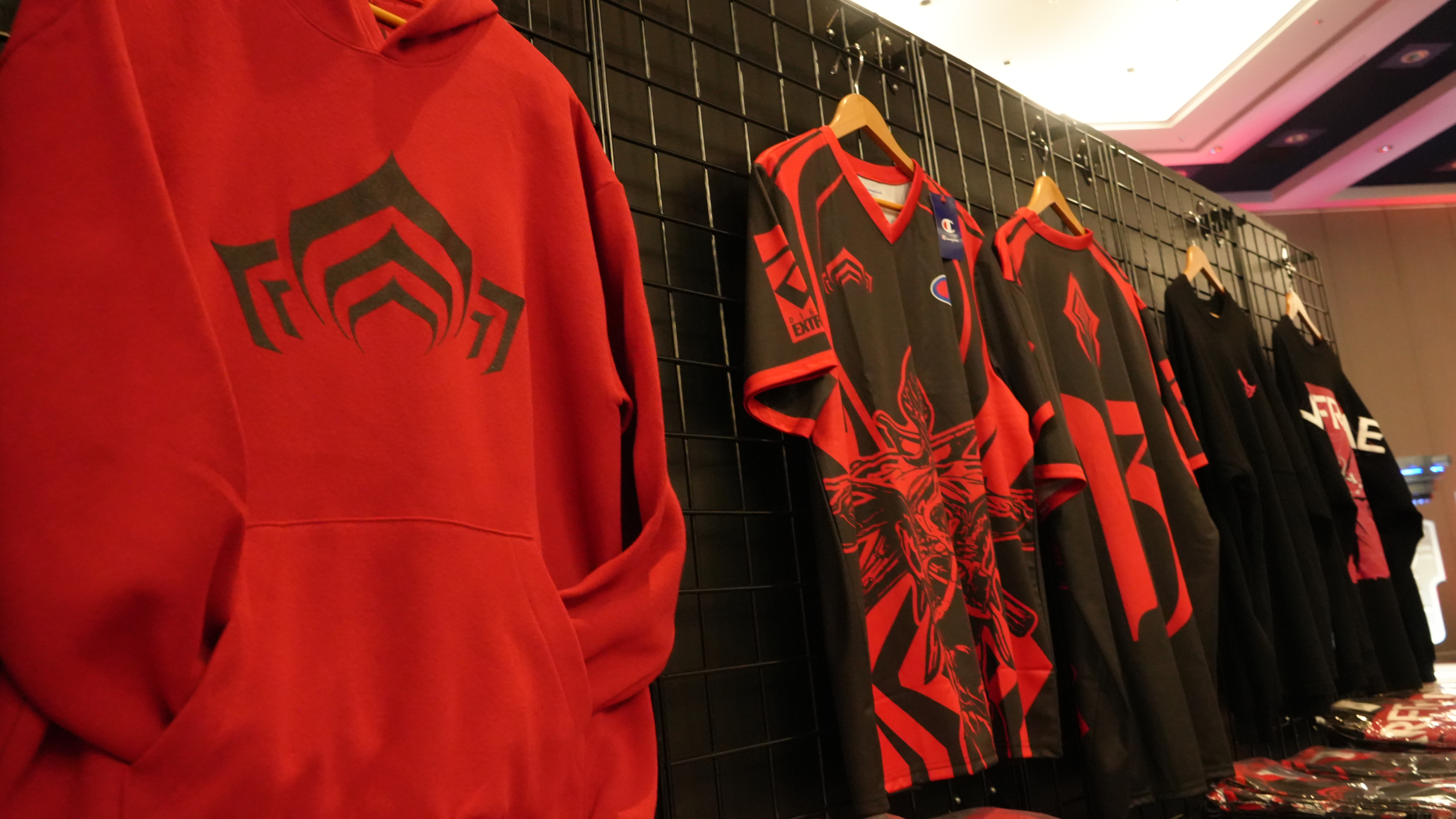 『Warframe』人気がヤバすぎ! カナダの超巨大イベント「TennoCon」に