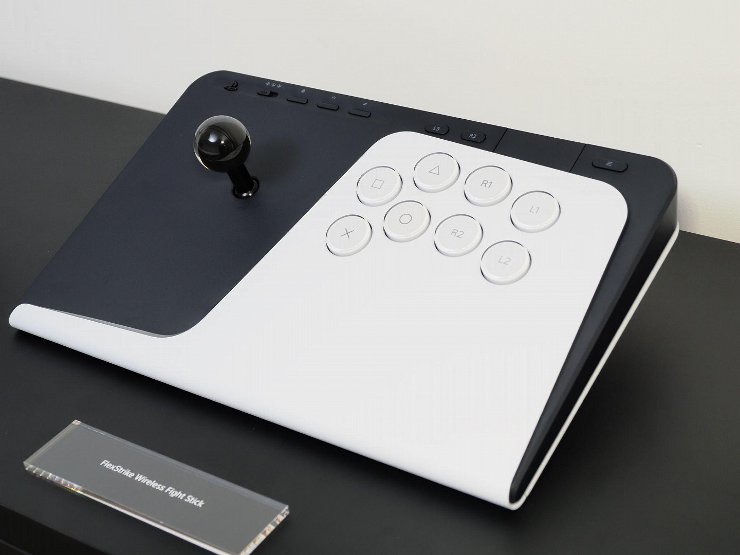 PlayStation 5の純正アケコン・スピーカー・モニター3製品を触ったら全部欲しくなった話_002