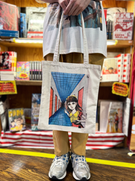 ヴィレッジヴァンガードで楳図かずお氏のコラボグッズが発売へ。楳図氏の生誕90周年を記念した限定デザインのグッズが登場_010