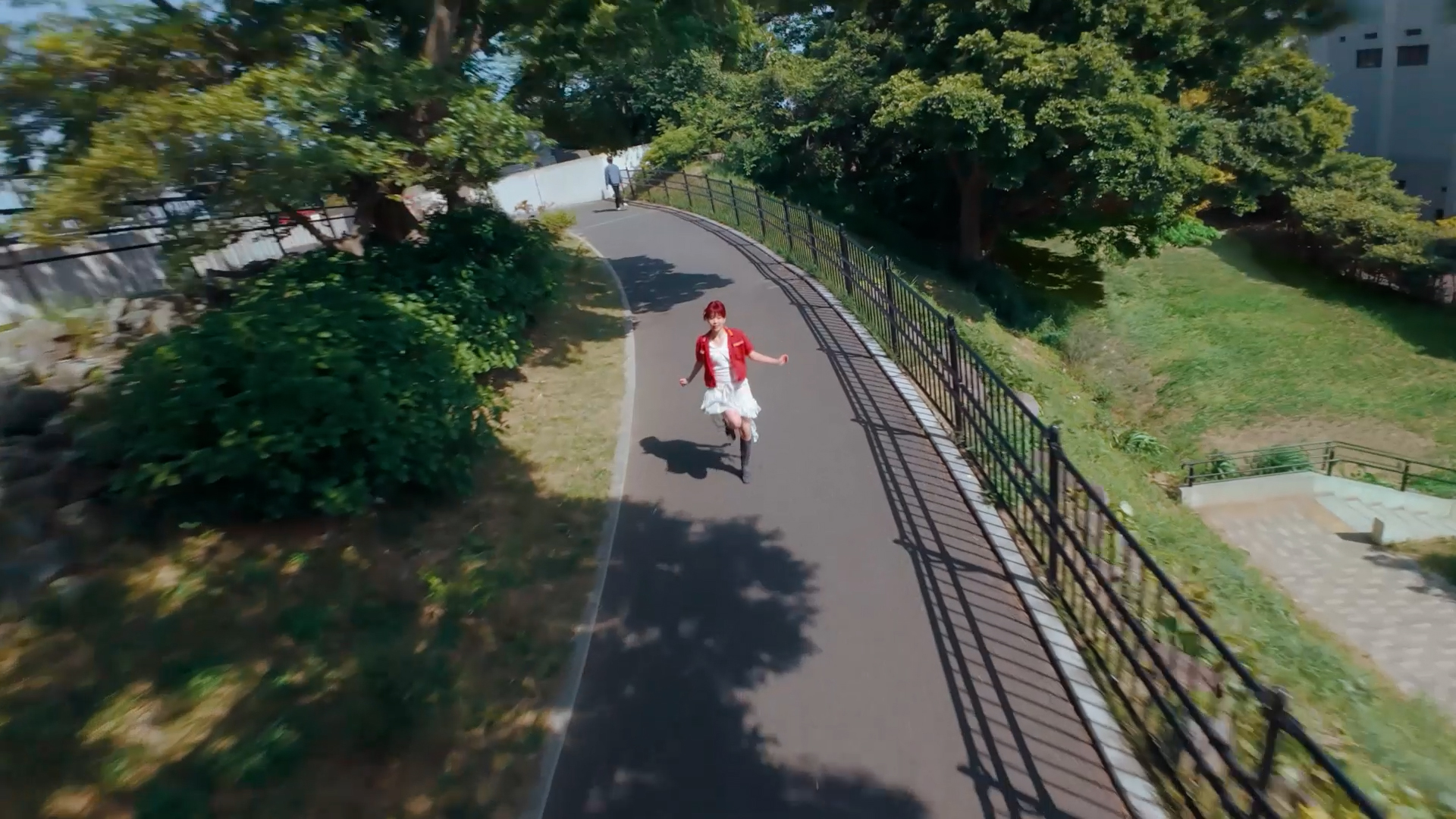 『ポケモンGO』アイナ・ジ・エンドが“色違いコイキング”を捕まえる新CMが公開_010