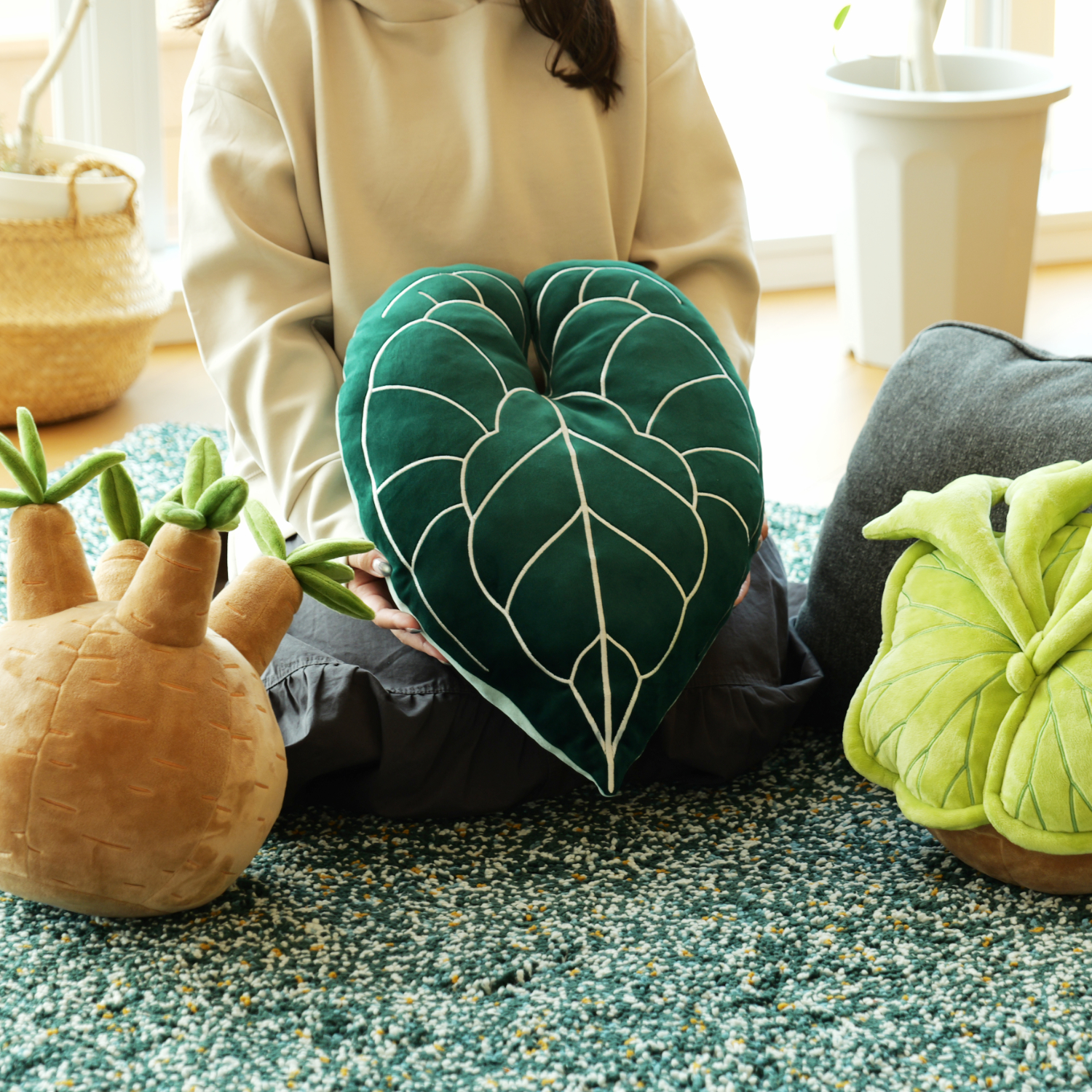 抱きしめられる「植物ぬいぐるみクッション」が7月より発売_005