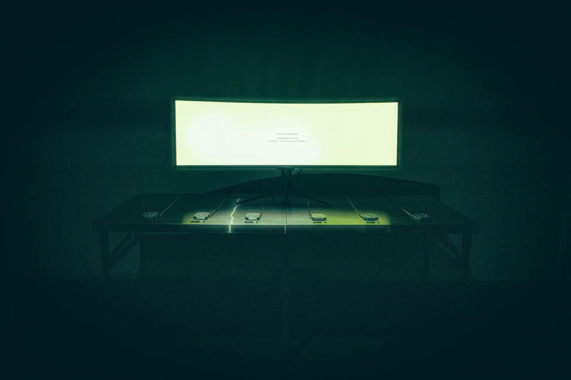 「思考実験展#002」が本日より開催。「最大6人」で“すべてがうまくいく未来”を体験するイベント_003