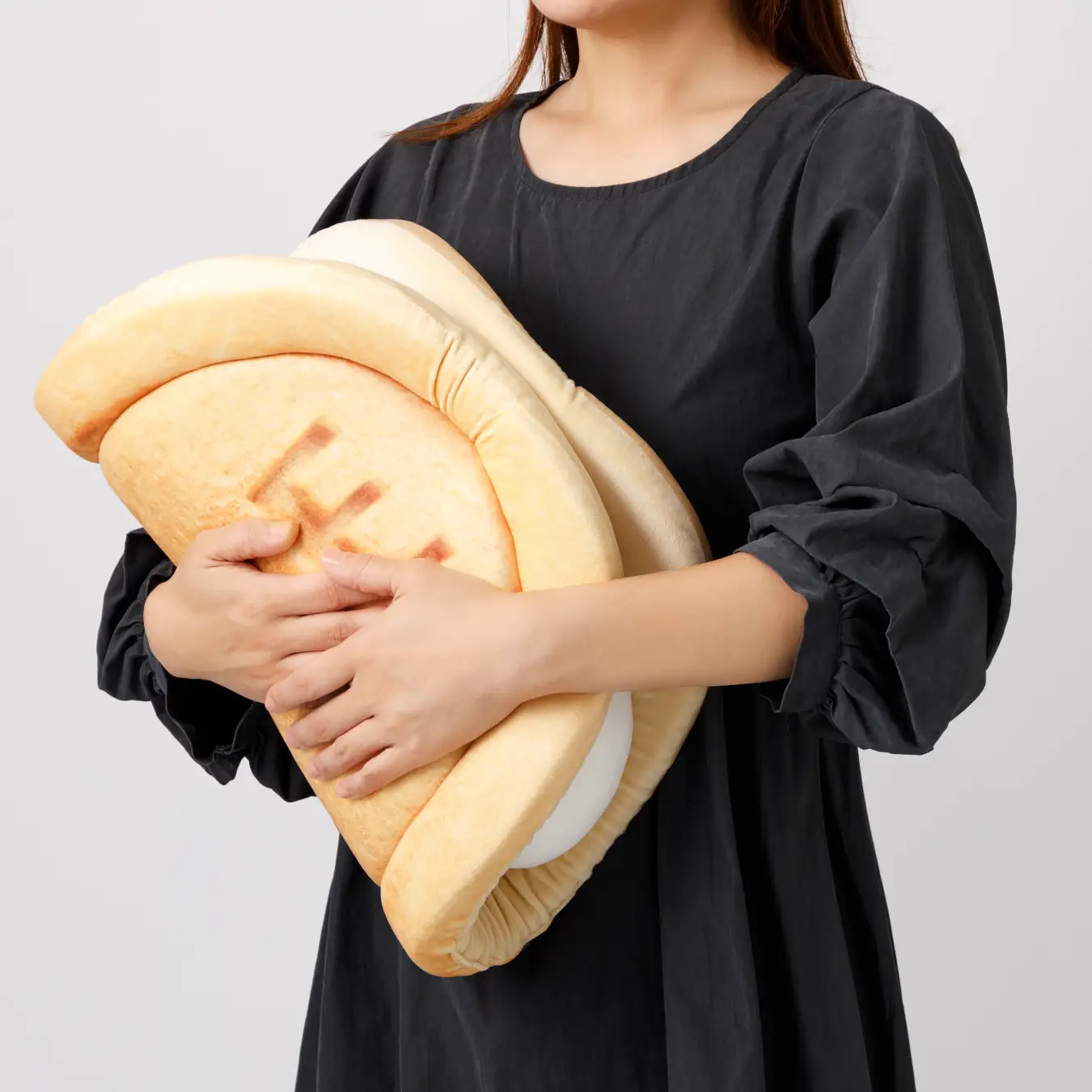 ニトリから“ふっくらもちもち”な「たい焼き」のクッションが新登場。抱えるだけで幸せな気分になれちゃいそう_003