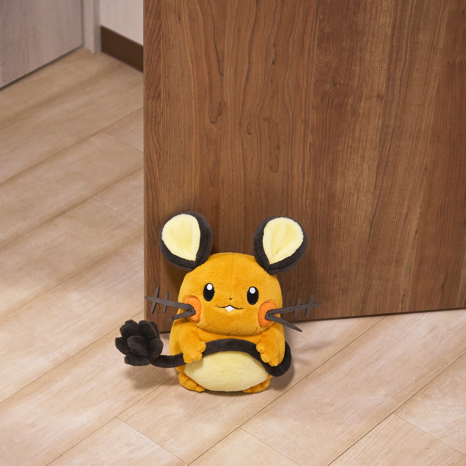 『ポケモン』デデンネとバチュルの“電気を求める日常”を描いたグッズが10月10日よりポケモンセンターで発売_001