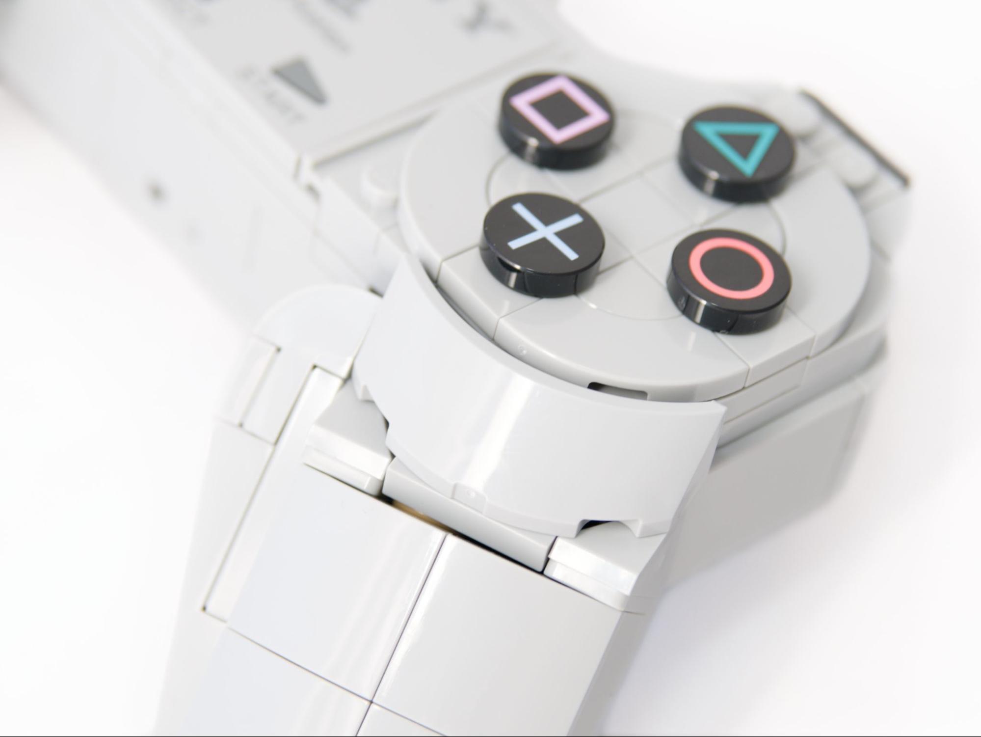 「レゴ® PlayStation™」組み立て・制作。あの初代プレイステーションを再現できる!? ほぼ実物大、全1,911ピース_018