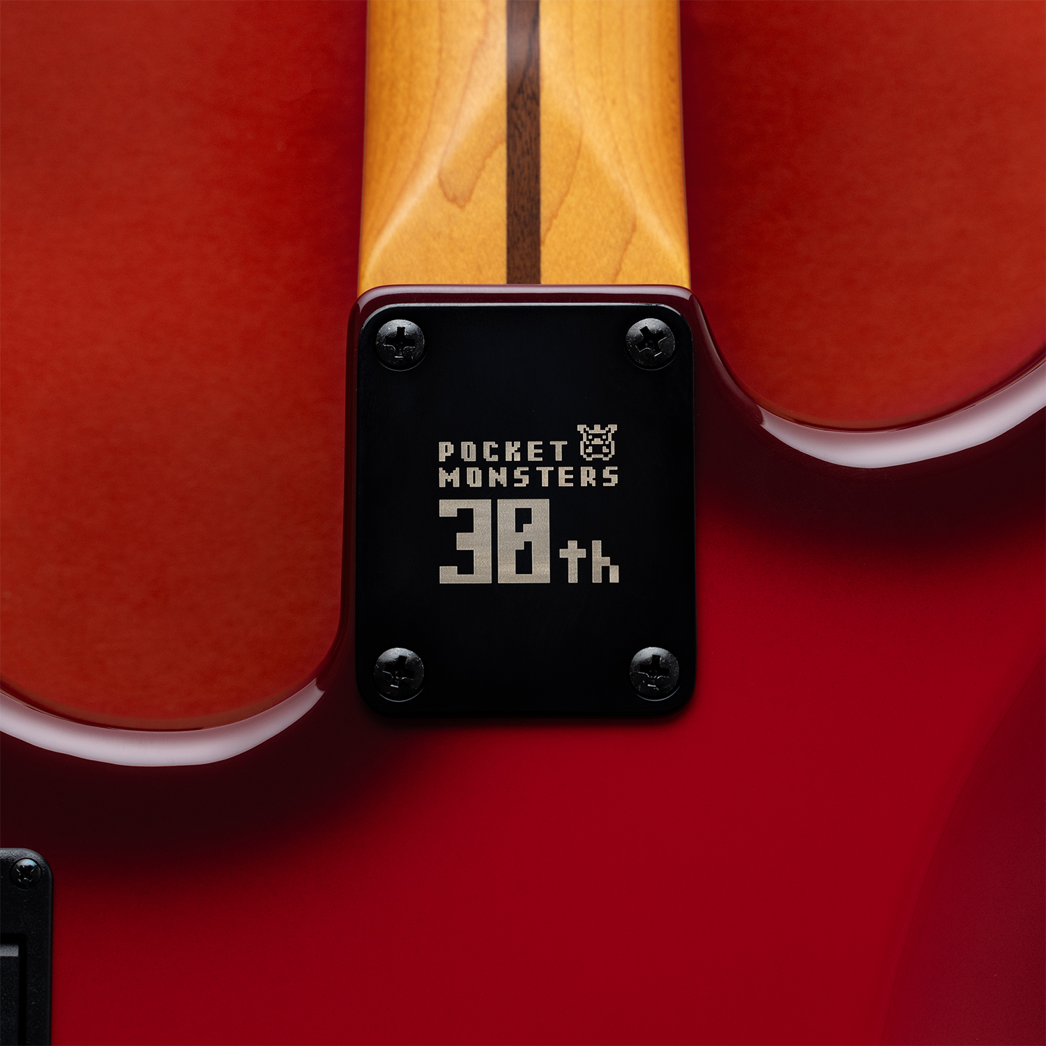 Fenderとコラボした『ポケットモンスター 赤・緑』デザインのギターが、ポケモンセンターオンラインに登場_006