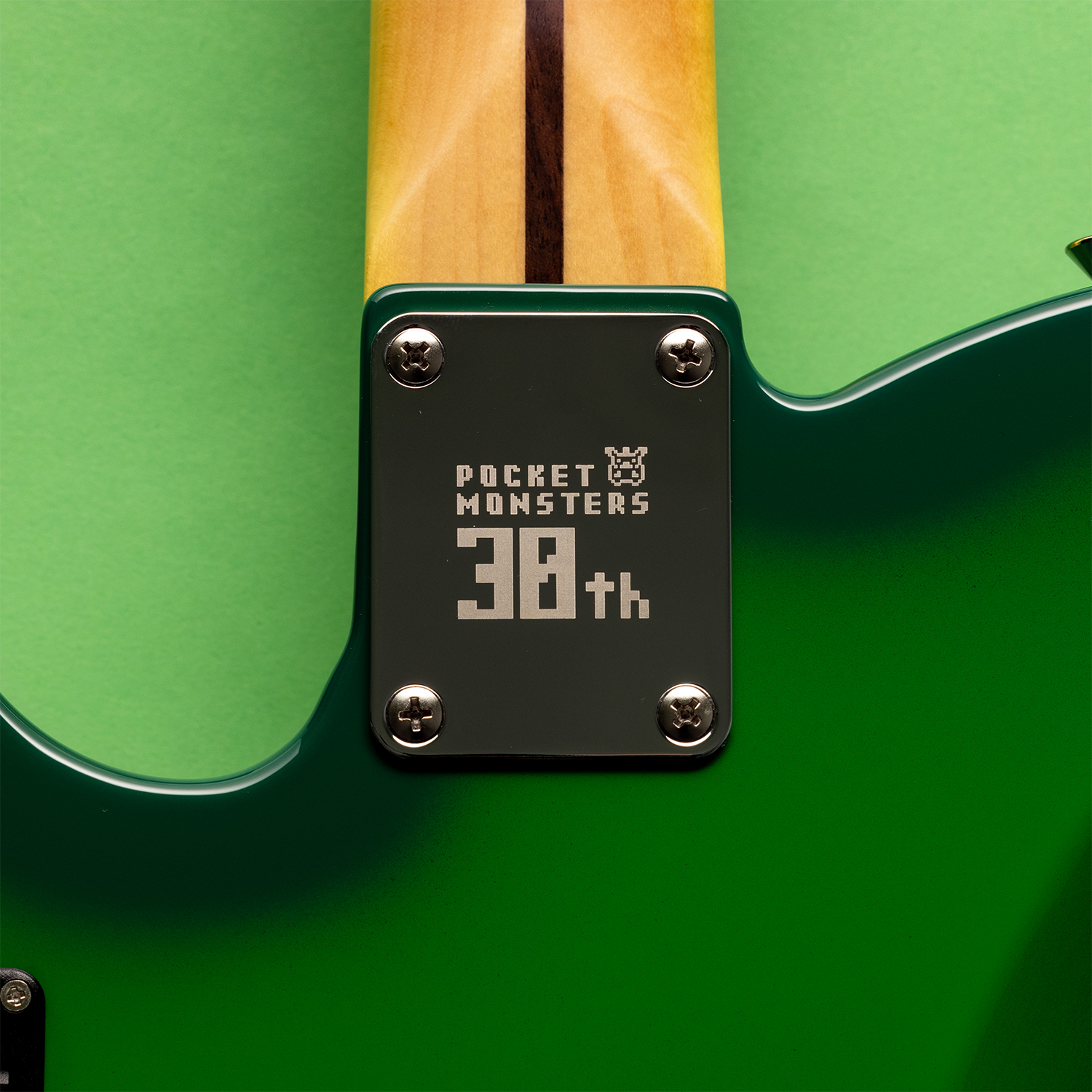 Fenderとコラボした『ポケットモンスター 赤・緑』デザインのギターが、ポケモンセンターオンラインに登場_007